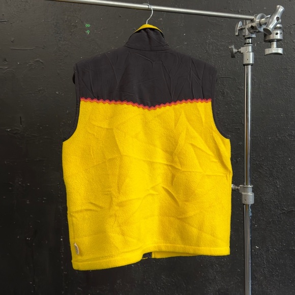 Vintage Tundra Fleece Vest - Picture 7 of 12